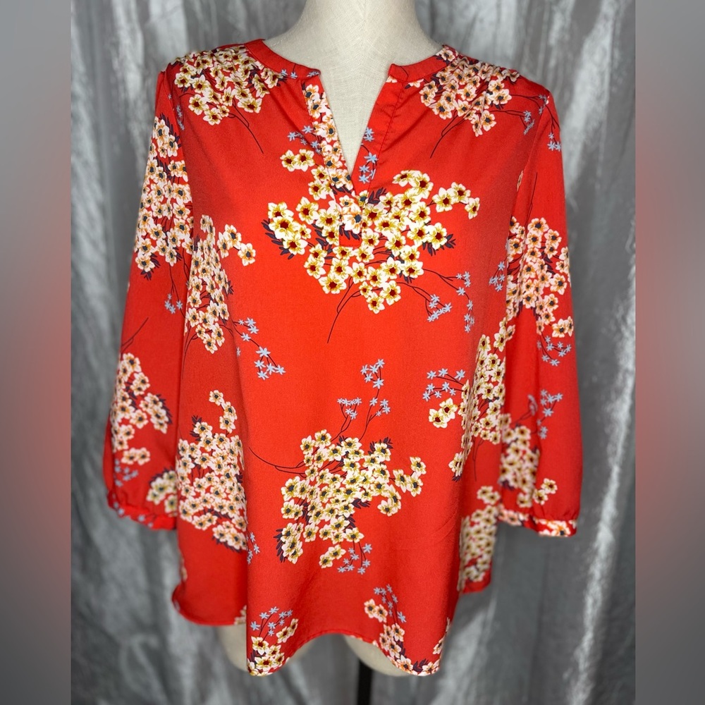 Elaine Rose boutique- coral floral V- neck polyester blouse with 3/4 sleeves